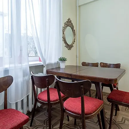 Apartment On Prospekt Nezavisimosti 29 Апартаменти *